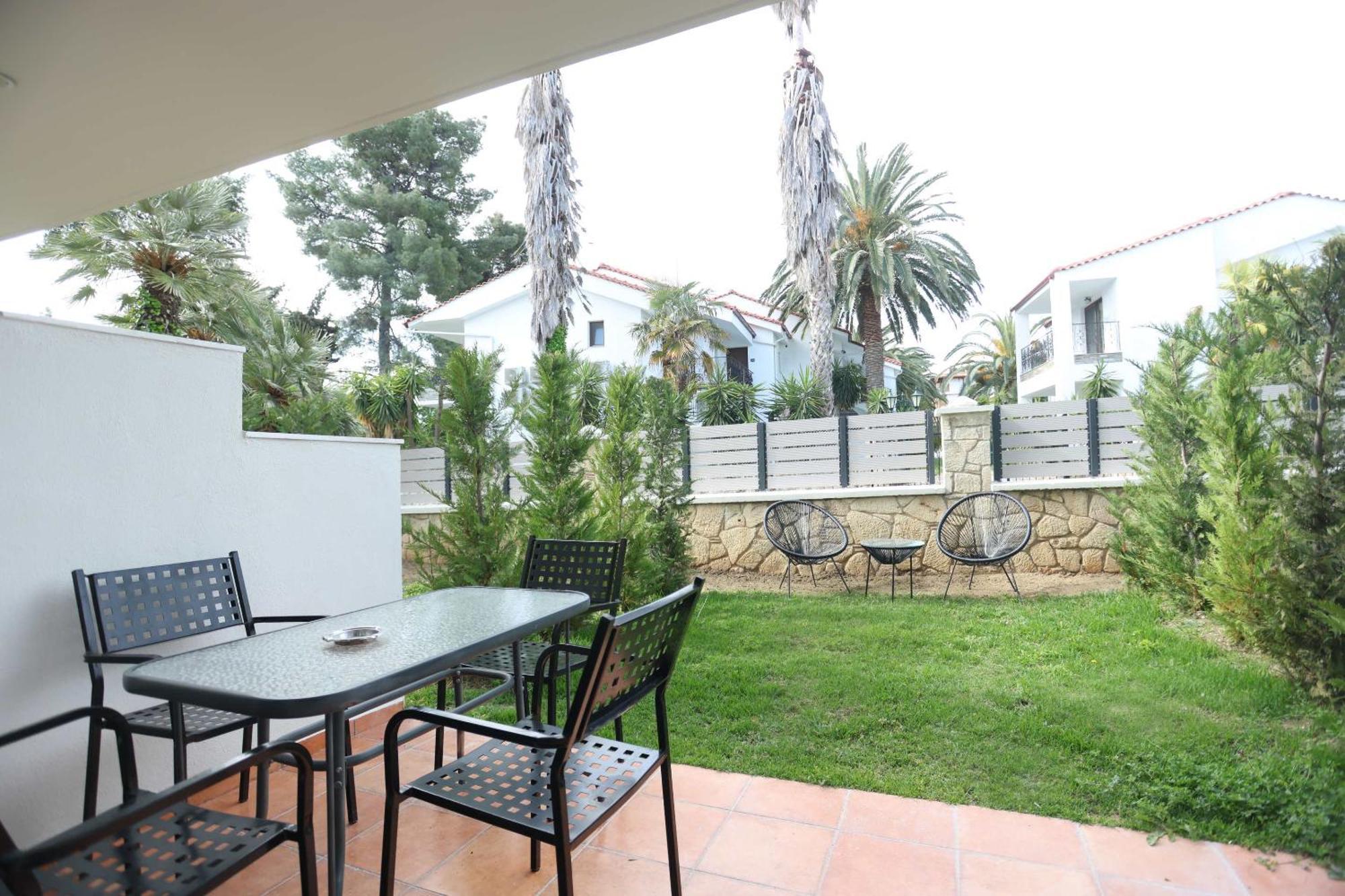 Danae Comfort Living Pefkochori Exterior foto